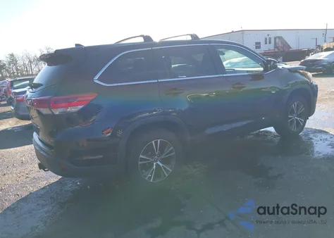 2017 Toyota Highlander Le Plus z USA, uszkodzony, nr VIN 5TDBZRFH7HS458773